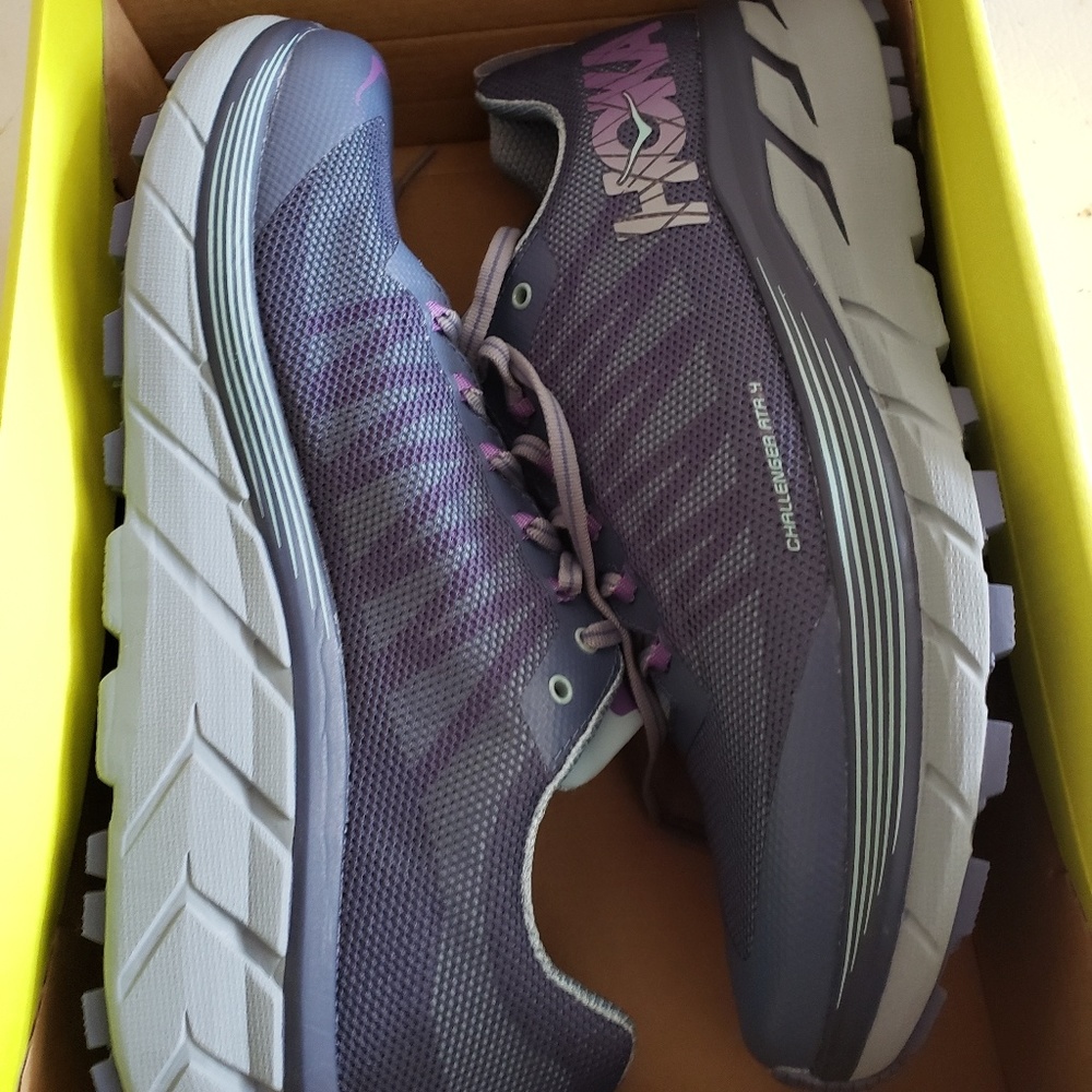 Women 10.5 hoka one one challenger atr 4